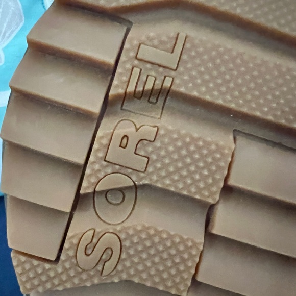 Sorel booties size 8.5 comfy cute wedge - Picture 2 of 6